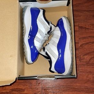 Jordan 21 retro low. White/Black-Concord Blanc